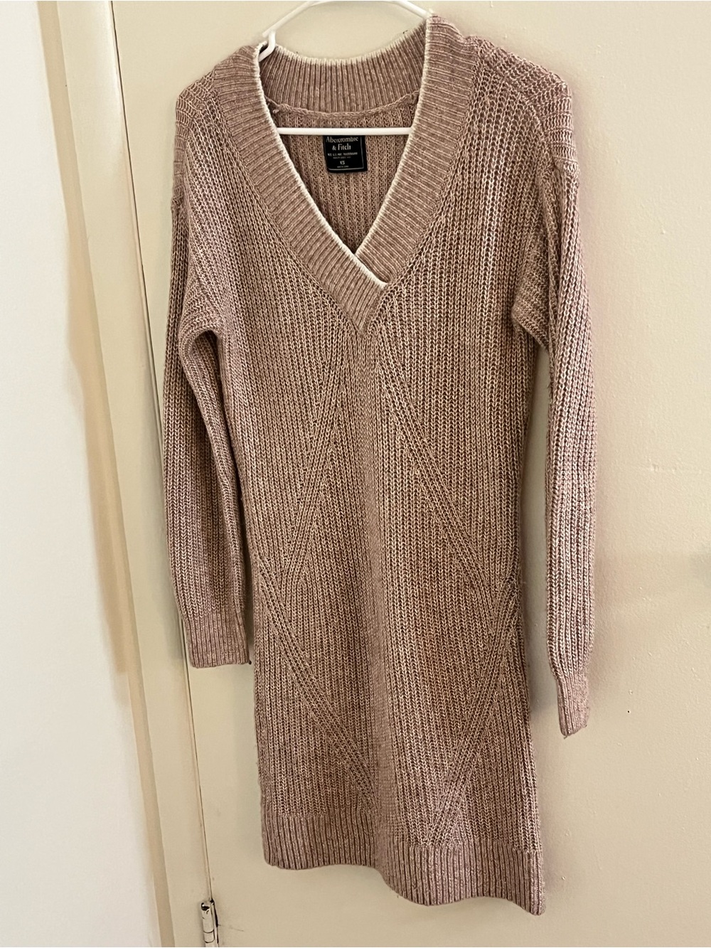 Abercrombie & Fitch XS Dusty Pink Ribbed V Neck Sweater Dress